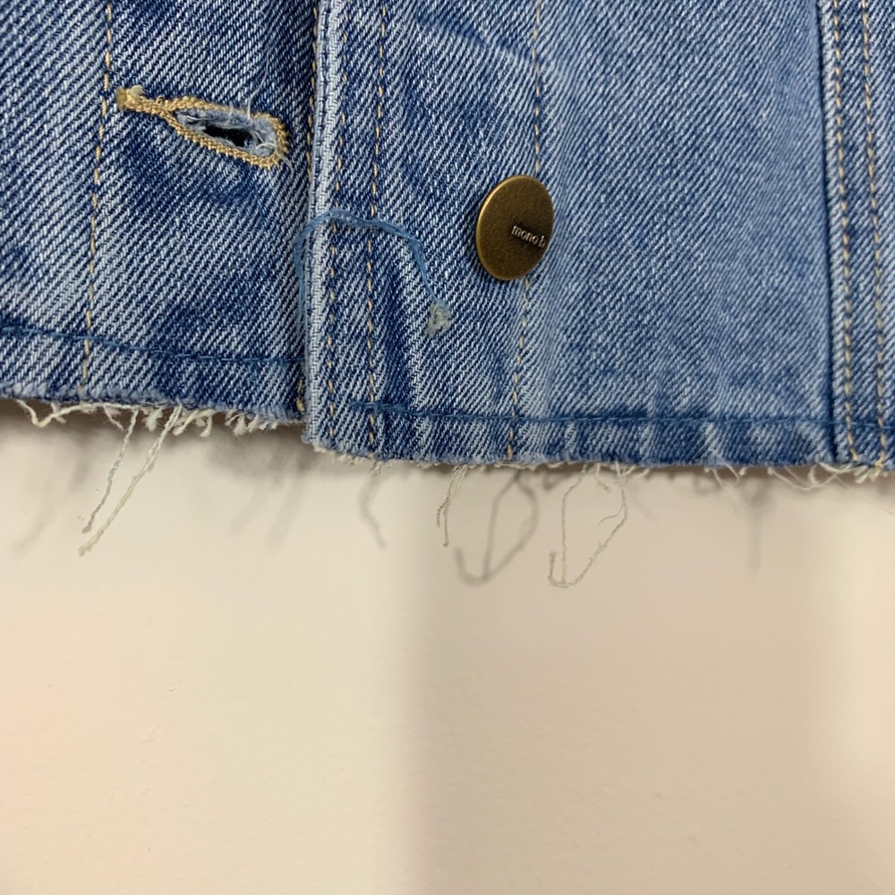 🌻Cropped Denim Jean Jacket🌻 ONLY 1 LEFT - Picture 4 of 4